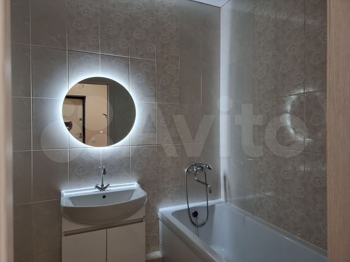 2-к. квартира, 49 м², 4/9 эт.