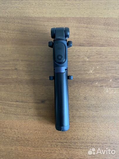 Монопод Xiaomi Mi Bluetooth Selfie Stick Tripod