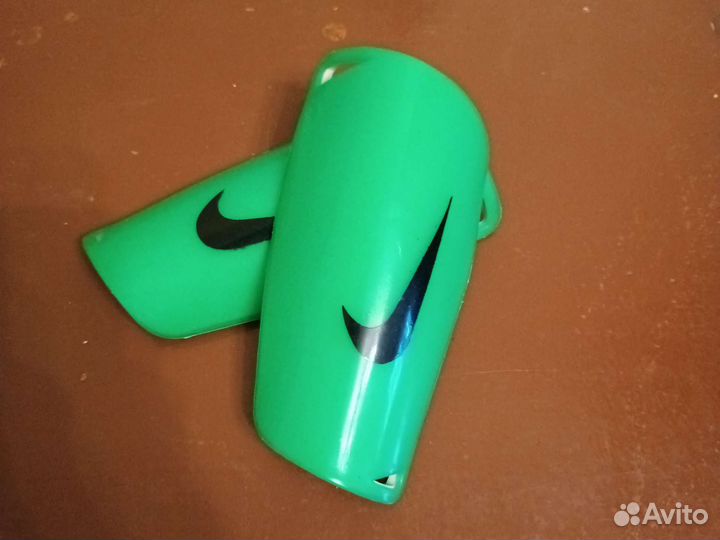 Щитки футбольные nike