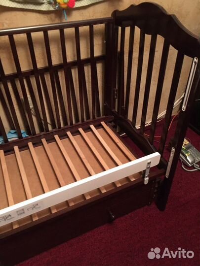 Детская кроватка из дерева с 0 месяцев