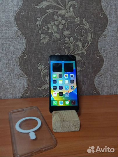 iPhone 8 Plus, 64 ГБ