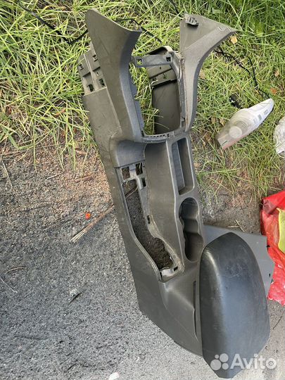 Подлокотник ford focus 2