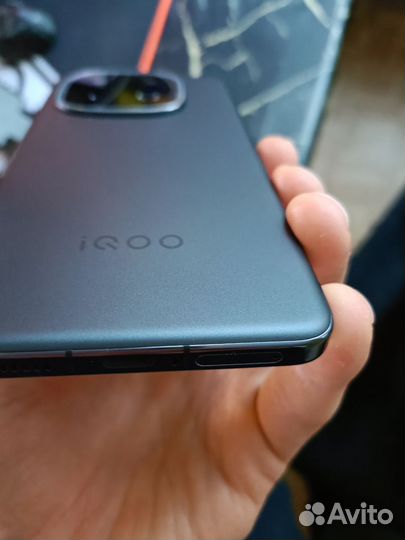 Vivo iQOO 13, 12/256 ГБ