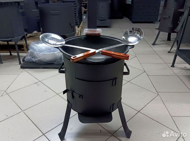 Казан чугунный 12 литров с печкой