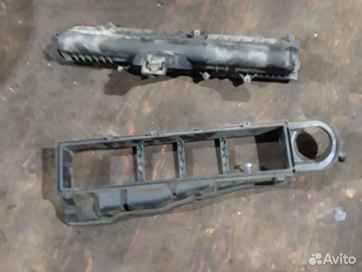 Корпус воздушного фильтра Ситроен Пежо ер6 (Citroe