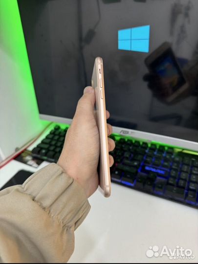 iPhone 8 Plus, 64 ГБ