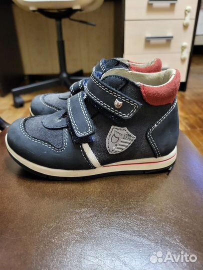 Ботинки осенние для мальчика 24