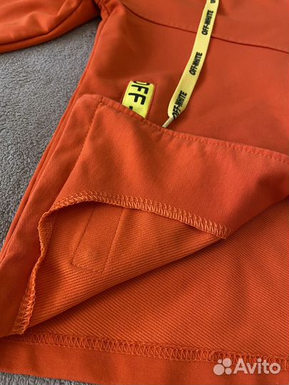 Кофта-ветровка