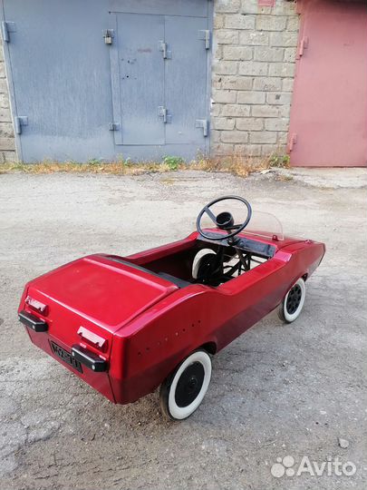 Педальная машина