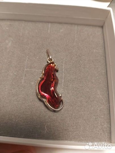 Подвеска с янтарем