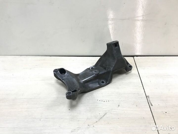 Опора двигателя левая Audi A7 2013