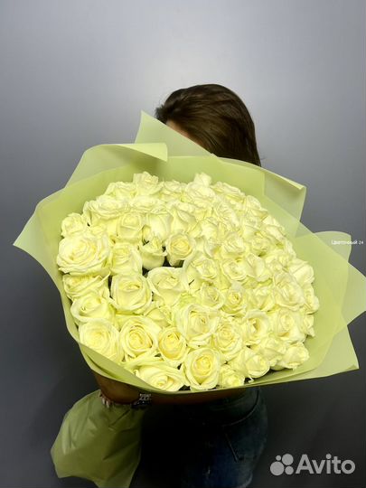 Розы с крупным бутоном