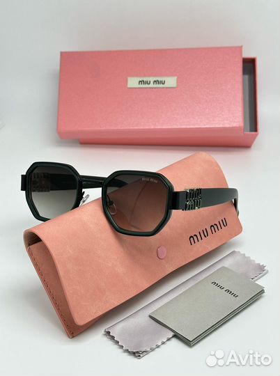 Солнцезащитные очки miu miu