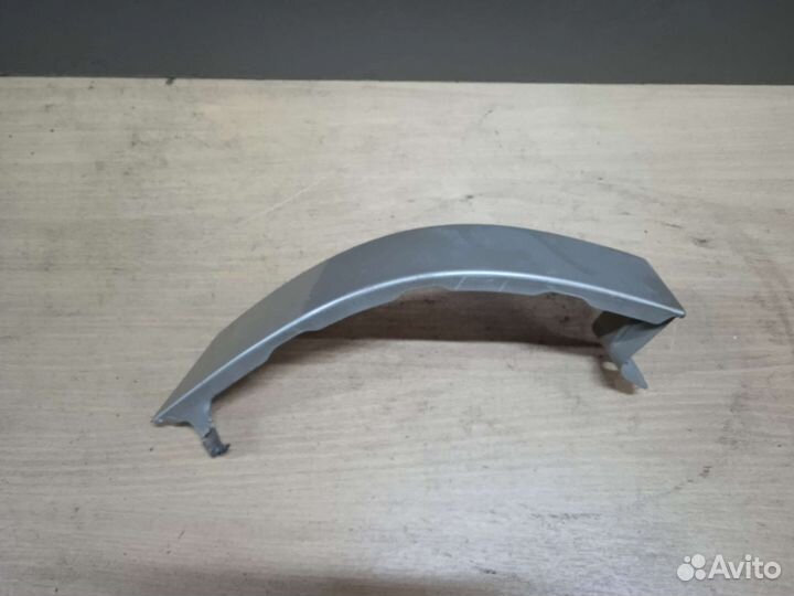 Накладка под фонарь левая