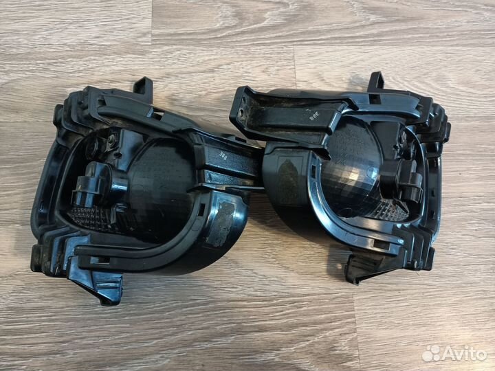 Фара противотуманные левая-правая
