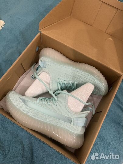 Новые кроссовки 37