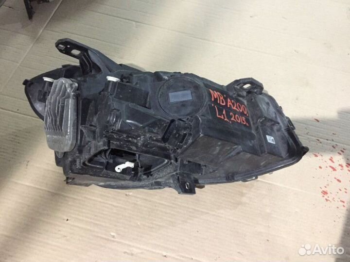 Фара левая Mercedes-Benz A-Class W176