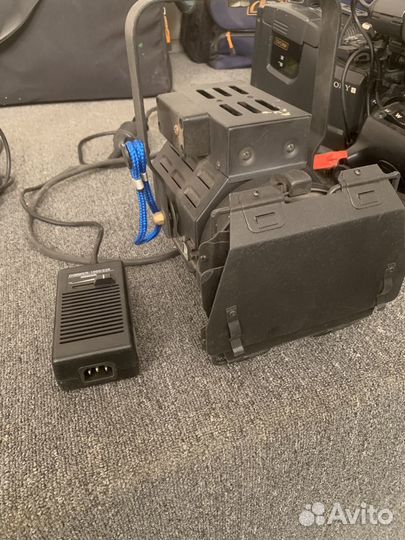 Комплект студийного света Logocam 650 fresnel
