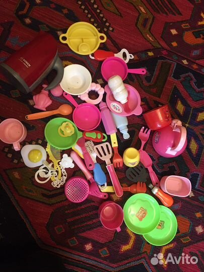 Игрушечная коляска для кукол и посуда