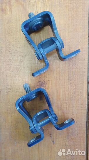 Петли крышки багажника Volkswagen Tiguan 2011-16