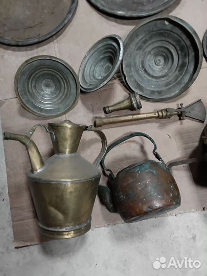 Подносы,капельники,рукомойник,крышки-латунь