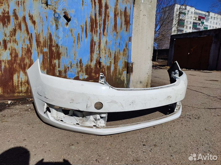 Передний бампер Skoda rapid под восстановление