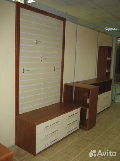 Торговая мебель, витрины: лдсп и стекло