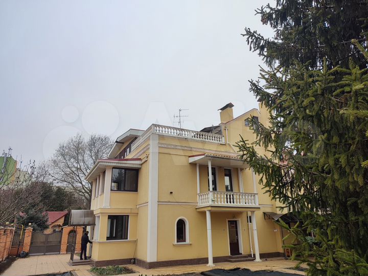 Дом 346 м² на участке 10 сот.