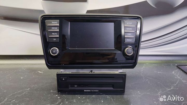 Штатная магнитола на skoda octavia a7
