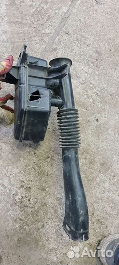 Резонатор воздушного фильтра mazda 3 bk