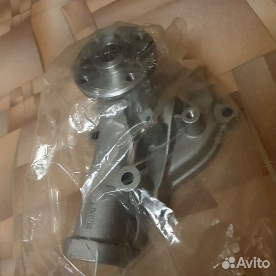 Помпа mitsubishi lancer