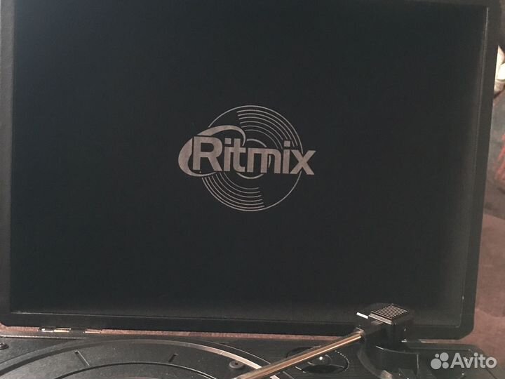 Виниловый проигрыватель