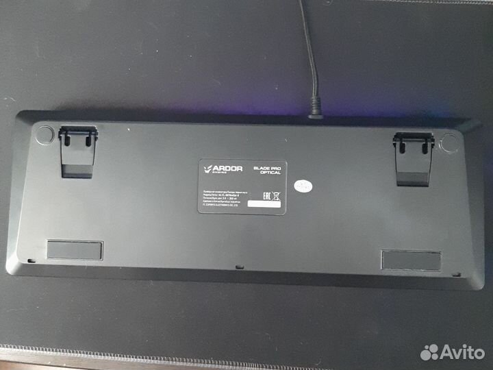 Продам клавиатуру