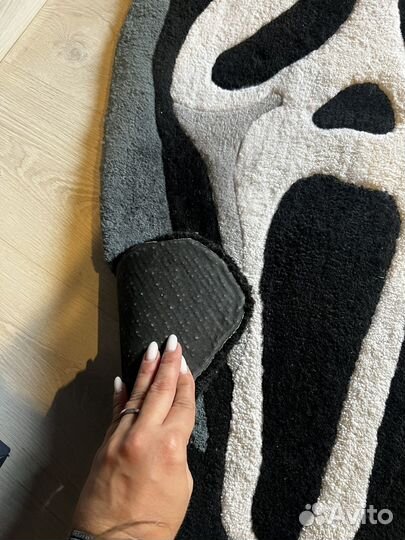 Коврик ручной работы