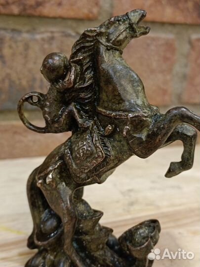 Конь,лошадка на дыбах,бронза