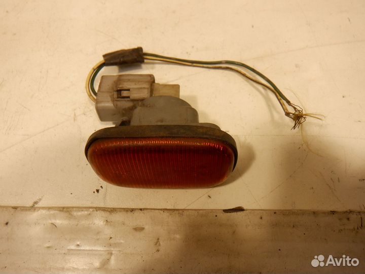 Повторитель поворотов на крыло Toyota Rav 4 95-00