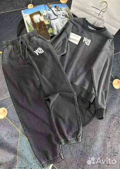 Спортивный костюм AW