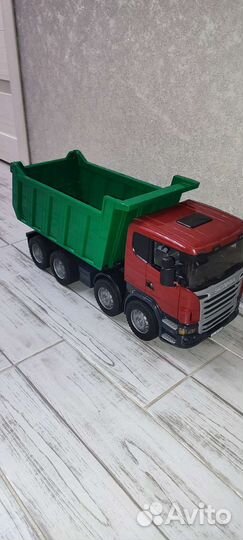 Грузовик bruder scania