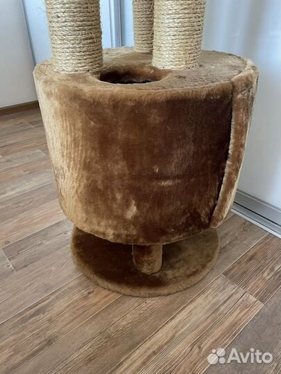 Домик для кошки с когтеточкой из джута