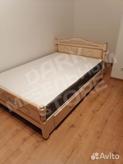 Кровать массив