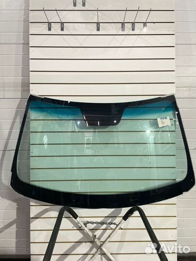 Лобовое стекло Ssang Young Kyron Actyon Rexton