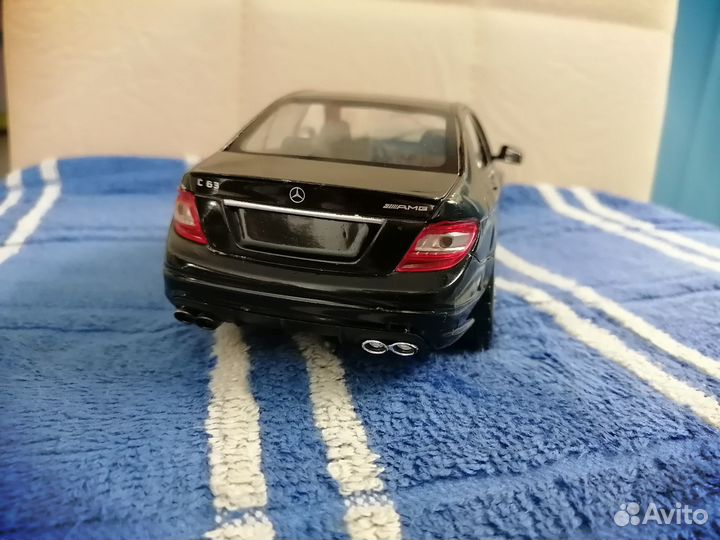 Mercedes C63 AMG W204 New Ray 1:24