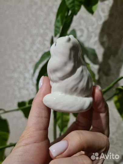 Фарфоровый персидский кот