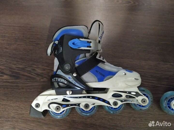 Ролики и к ним есть защита и шлем на голову