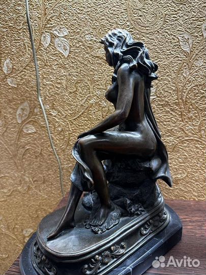 Бронзовая фигура материнство И канделябр
