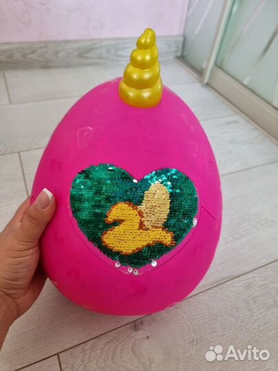 Большое яйцо с игрушкой Rainbocorns