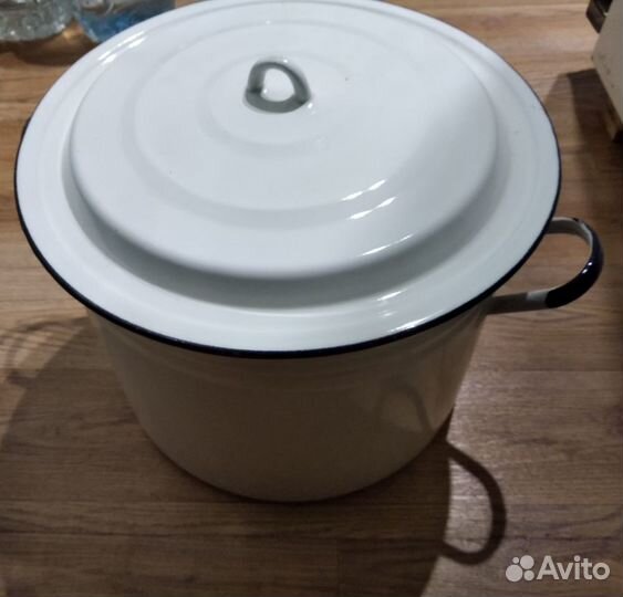 Кастрюля эмалированная