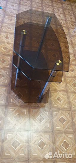 Стеклянная тумба под тв