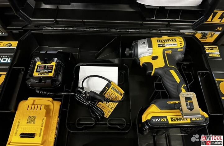 Аккумуляторный шуруповерт dewalt DCF887D2