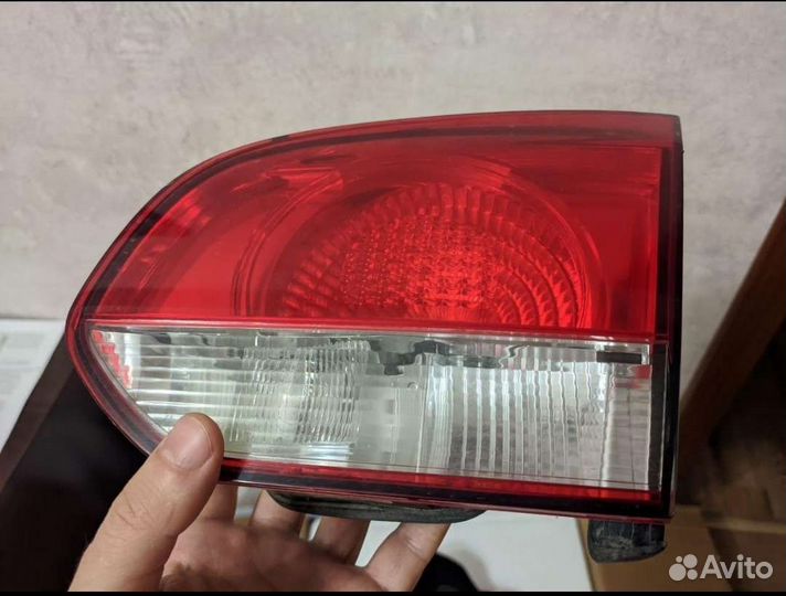Фары на крышку багажника VW golf 6, правый
